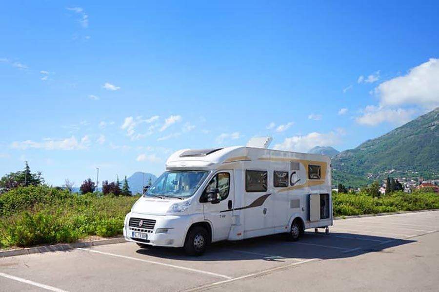 Diferencias entre estacionar y acampar con la autocaravana 1 - Diferencias entre estacionar y acampar con la autocaravana