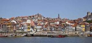 OPORTO 300x141 - Conoce el Norte de Portugal en Autocaravana