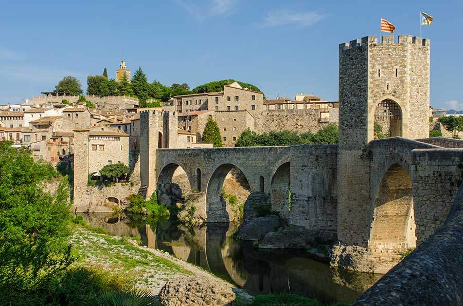 besalu autocaravana - Ruta por los pueblos m&aacute;s bonitos de Catalunya en autocaravana