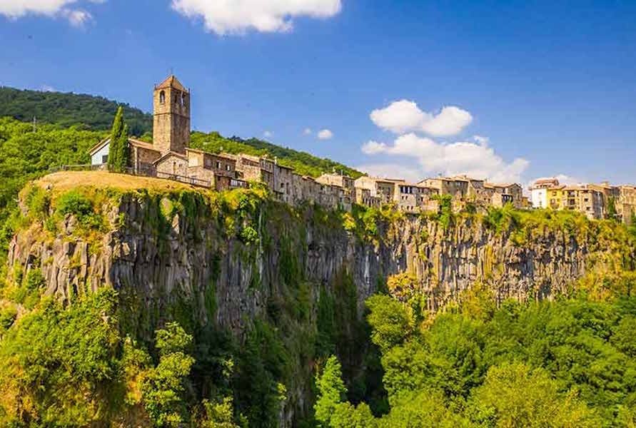 pueblos bonitos catalunya 2 2 - Ruta por los pueblos m&aacute;s bonitos de Catalunya en autocaravana