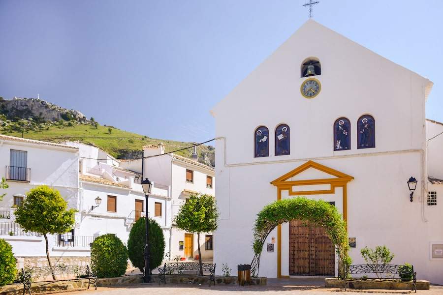 ruta andalucia auto caravana zuheros min - Ruta por los pueblos m&aacute;s bonitos de Andaluc&iacute;a en autocaravana